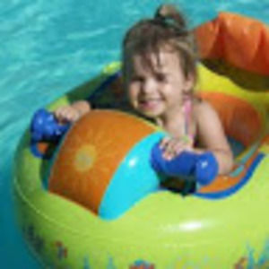 Meet your Posher, Nakenia&